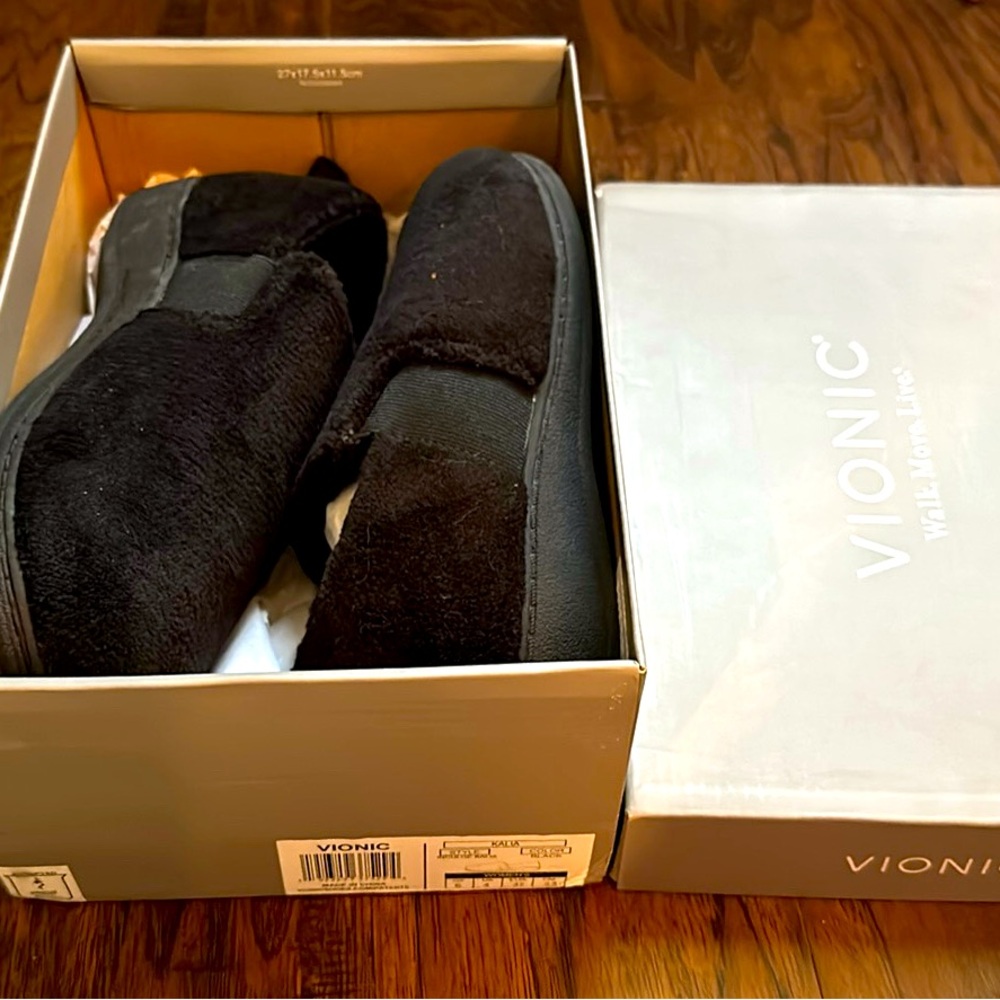 New in box Vionic kalia black womens slippers house shoes sz 6